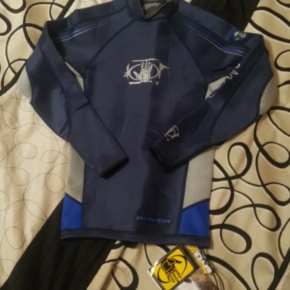 Body Glove Other - Body Glove Neoprene Reversible Camo Surf Shirt NWT